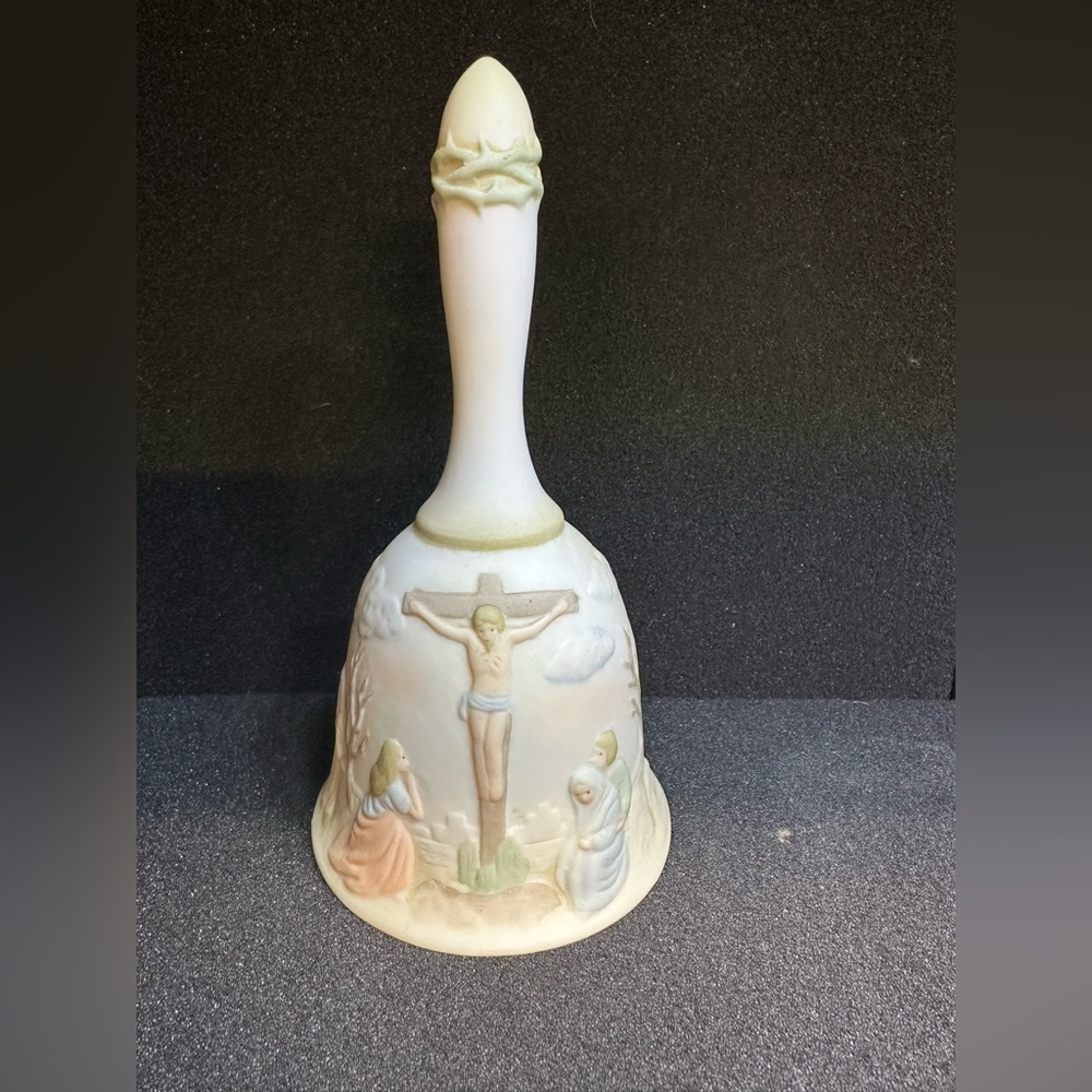 Lefton The Christopher Collection 6.75" Porcelain Nativity  Bell - 1982 #03572‎